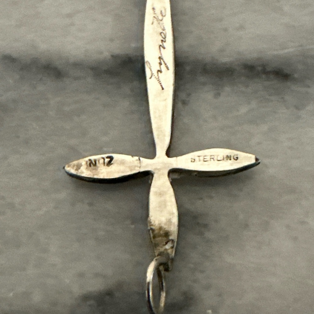 Zuni handmade & signed by artist 925 sterling silver Cross Pendant - Picture 8 of 16